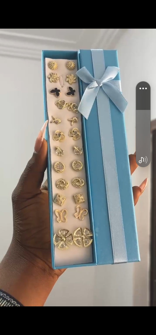 2 boîtes cadeau rouge et bleu de 12 petites boucles différentes à l'intérieur